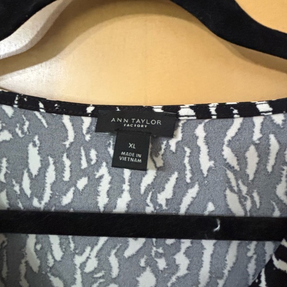 Ann Taylor Black and White Blouse - Picture 3 of 3